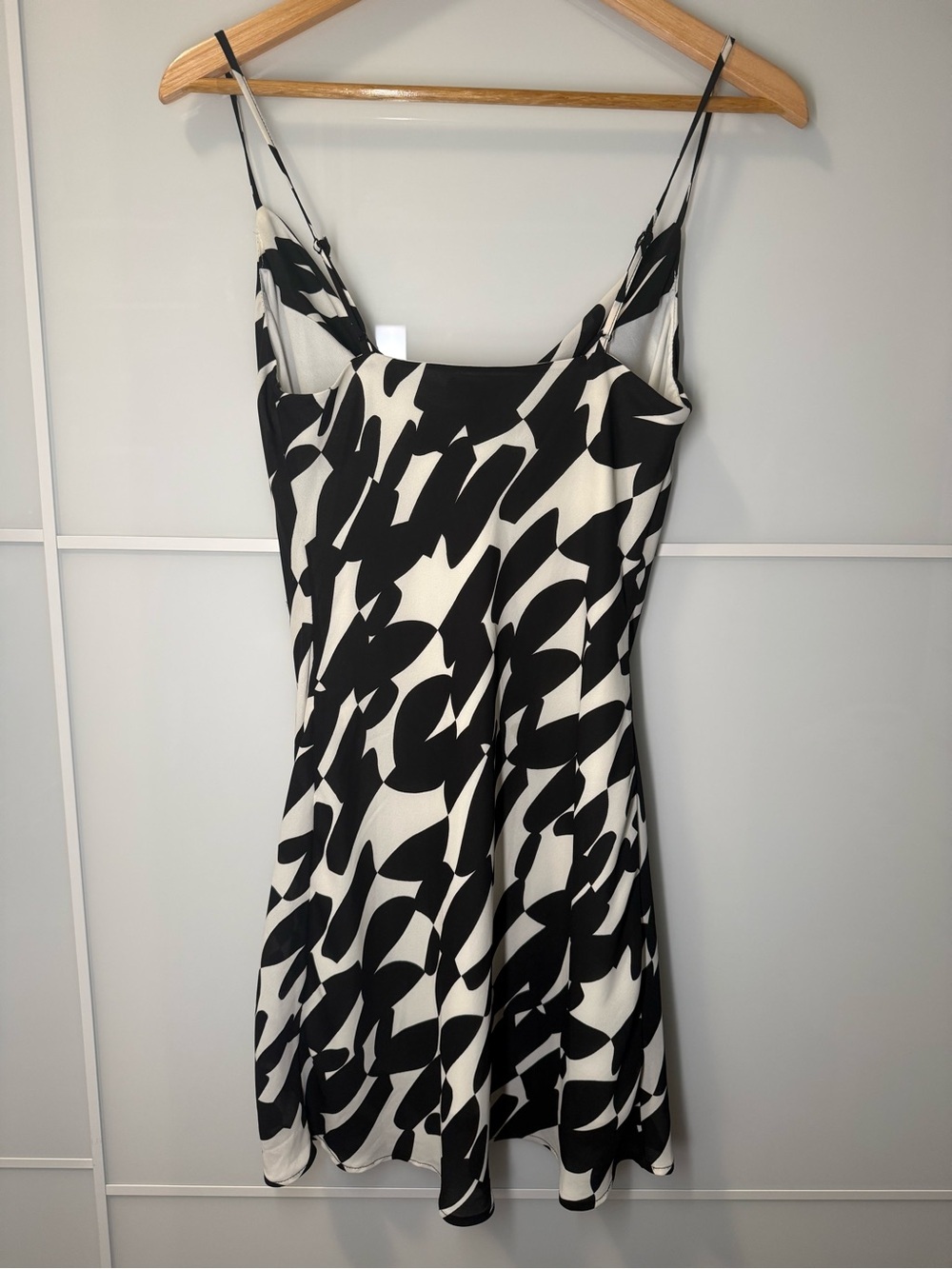 Dynamite Black and Cream Abstract Slip Mini Dress - Picture 6 of 7